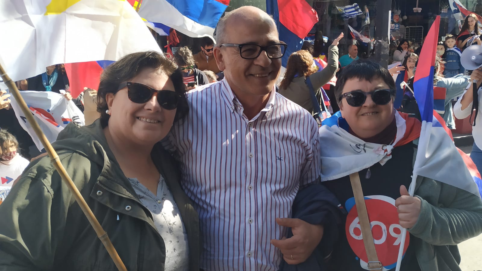 Frente Amplio realizó cierre de campaña con banderazo y acto final. (2).jpg